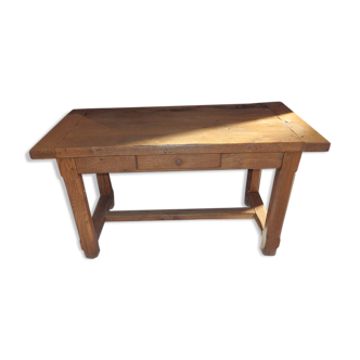 Farmhouse table for oak kitchen