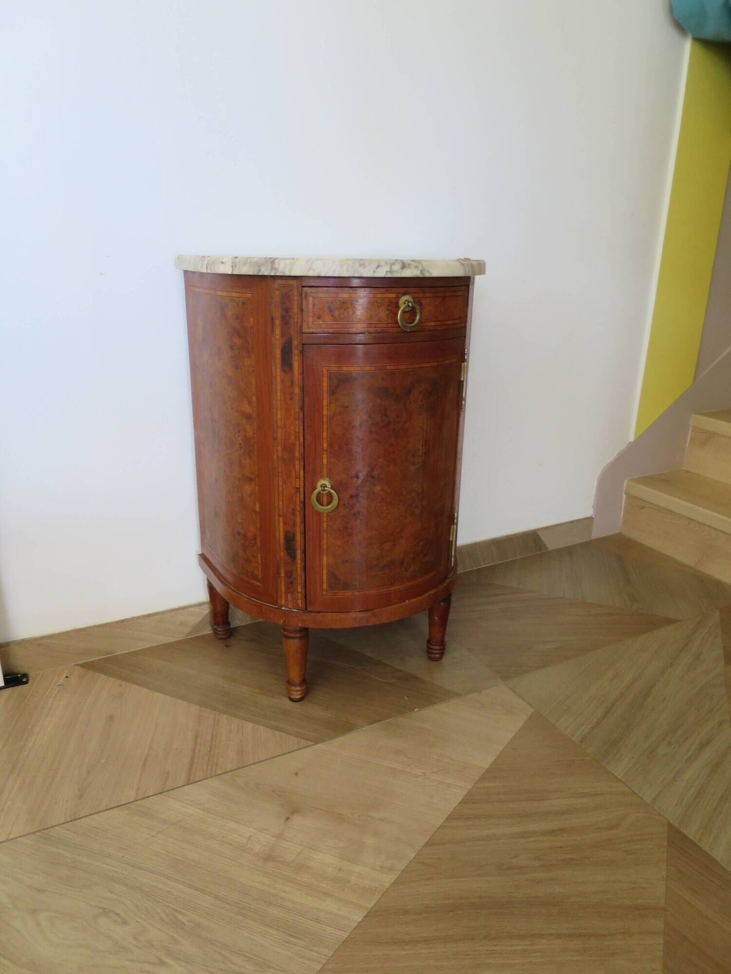 Small chest of drawers - Half-moon table - Louis XVI style - Elm burr veneer - Pla