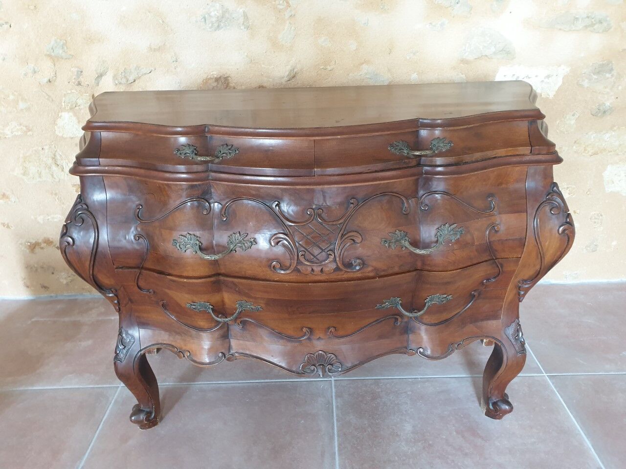 Louis XV-style commodity