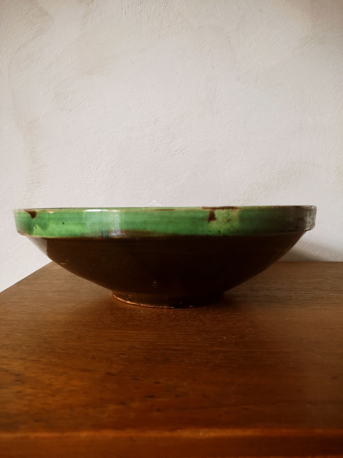 Green ceramic salad bowl