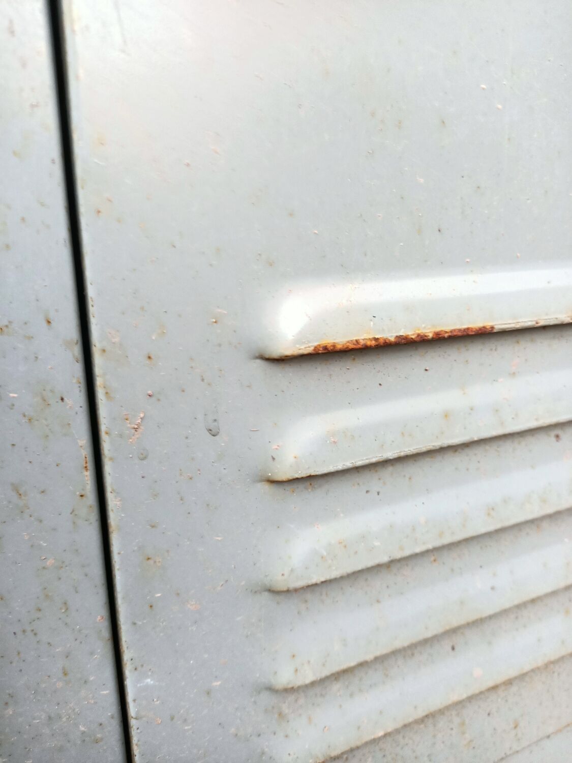 Metal cloakroom cabinet