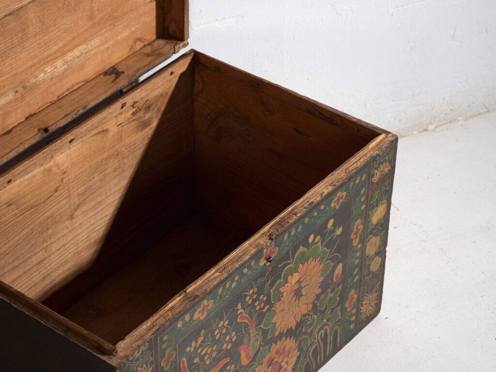 Antique Chinese chest painted in pine wood – China, circa 1900