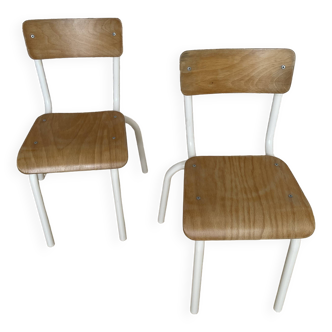 Chaises d’écolier