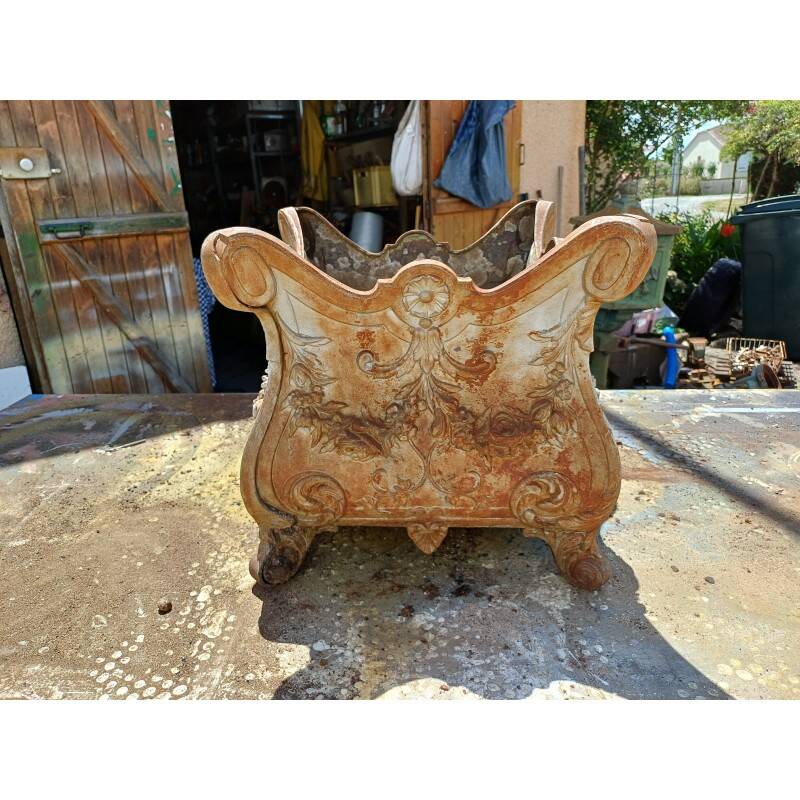 1 cast iron planter from 1900 from Charleville - Mézières, rockery style