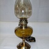 ancienne lampe  de table ou chevet lampe à pétrole électrifiée