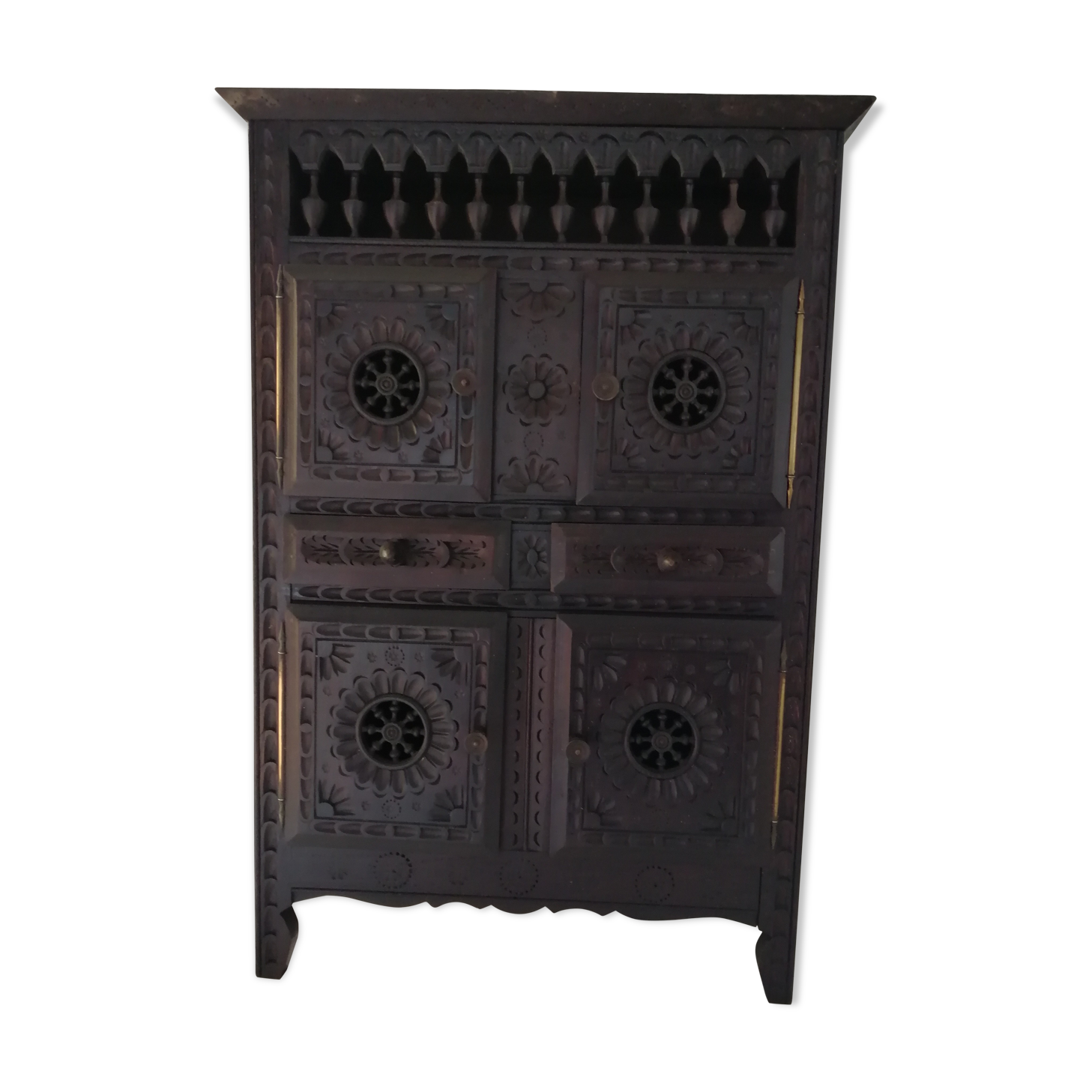 Breton master furniture