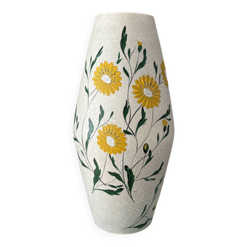 Vase de marguerites peint à la main