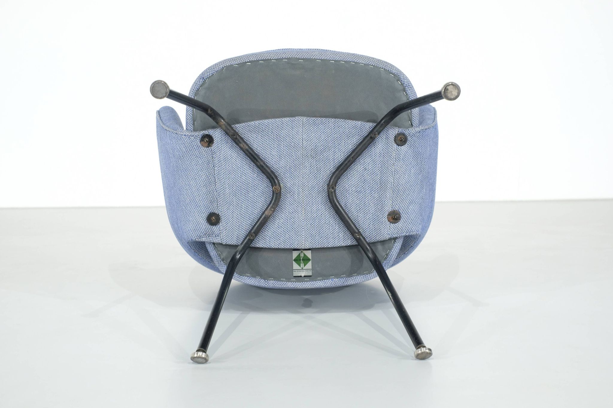 “Conference” armchair by Eero Saarinen produced by Knoll for IBM, USA 1957.