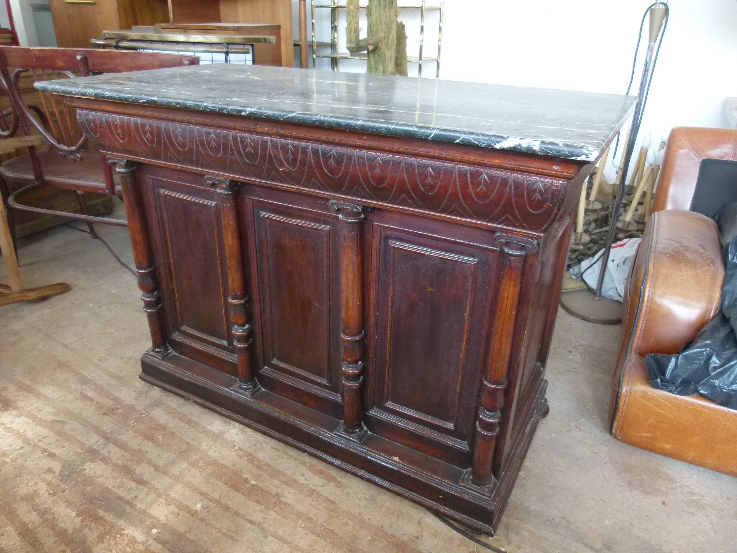 Marble counter shop