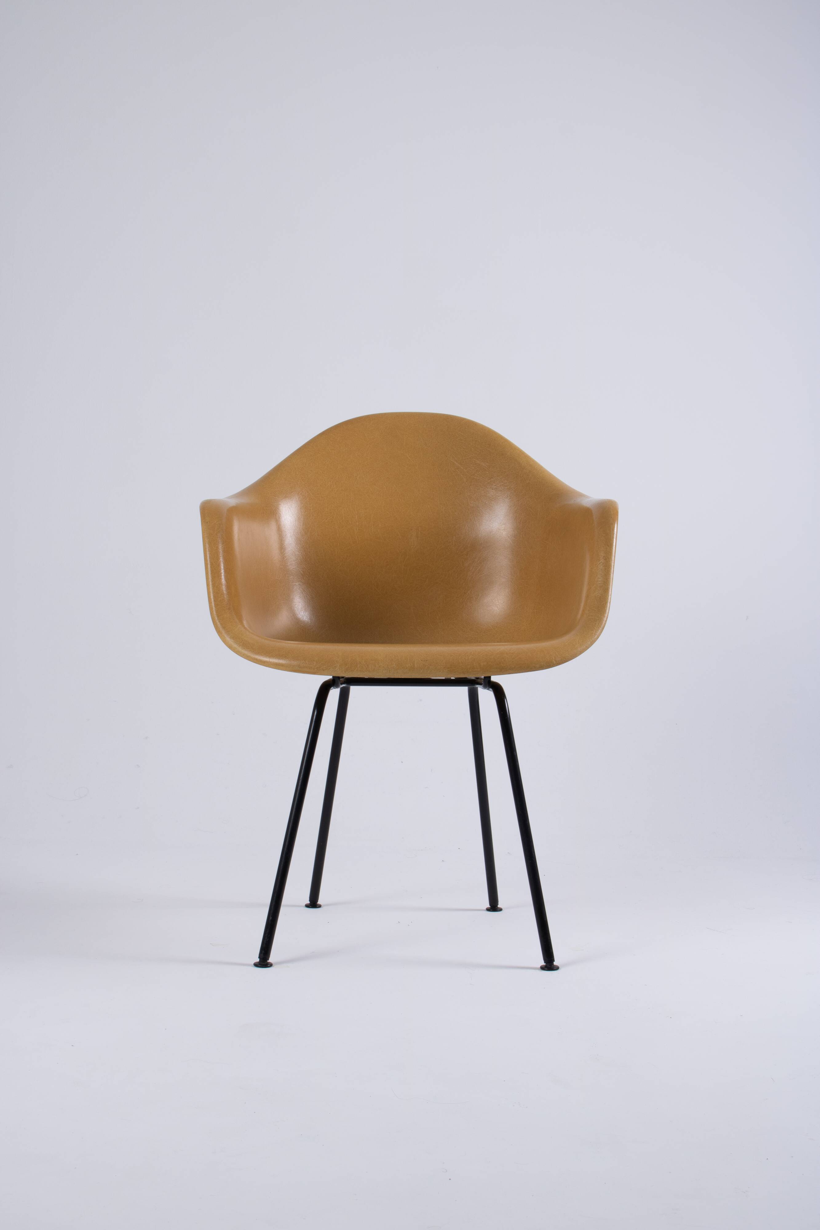 DAX Eames in fibreglass – Light Ochre – Herman Miller / Vitra – circa 19