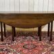 Drop-leaf English table in mahogany called Gateleg.