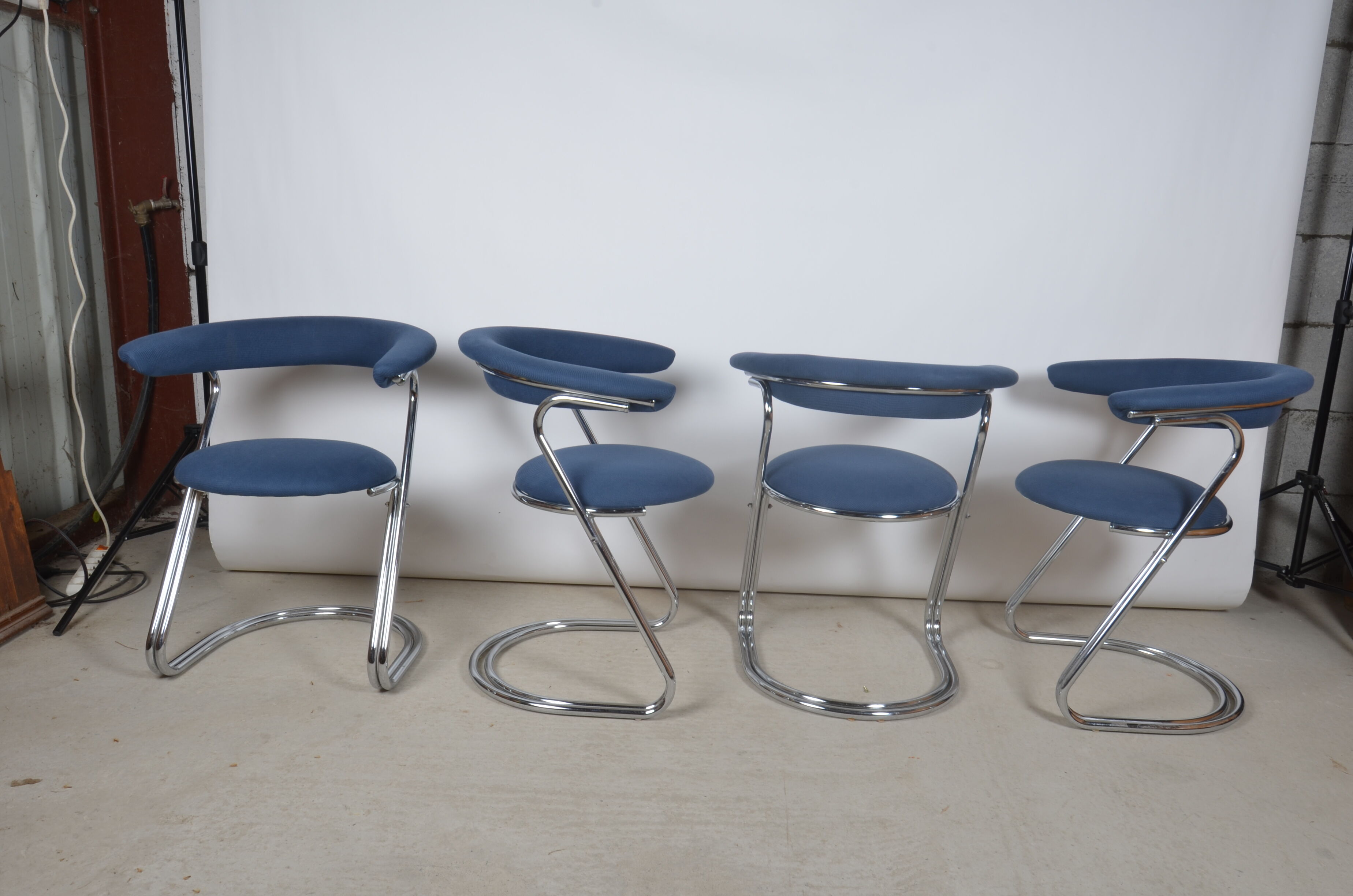Tubular chairs cantilever 1970