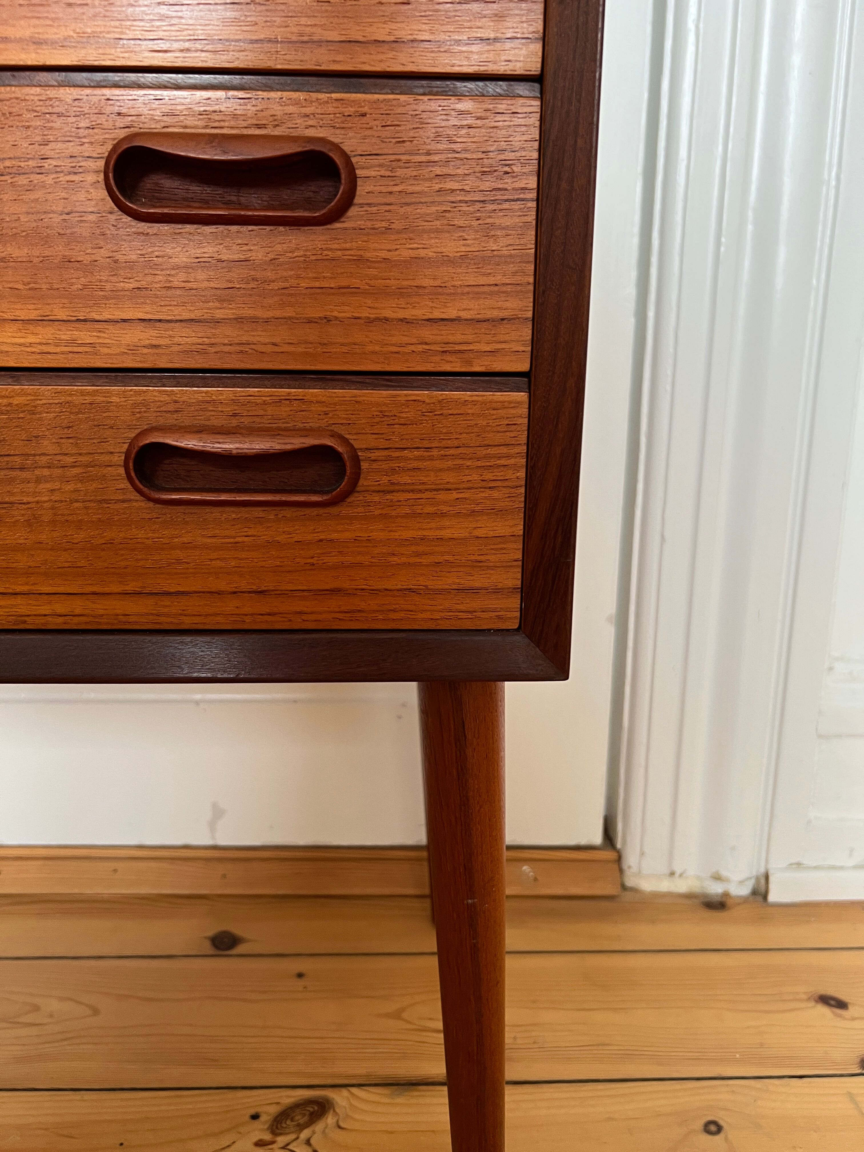 Danish vintage chest of drawers by Arne Vodder