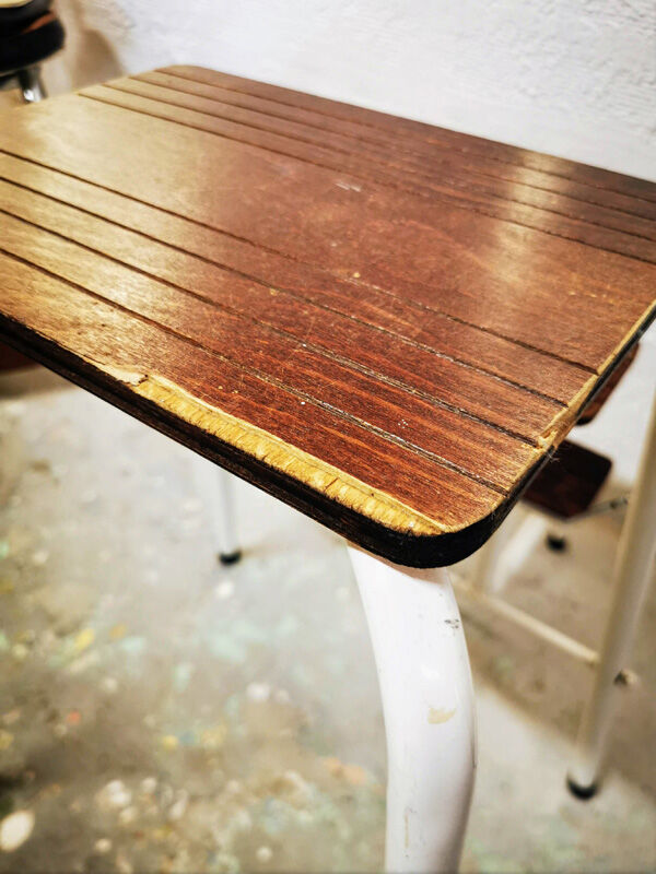 Retractable foot step ladder