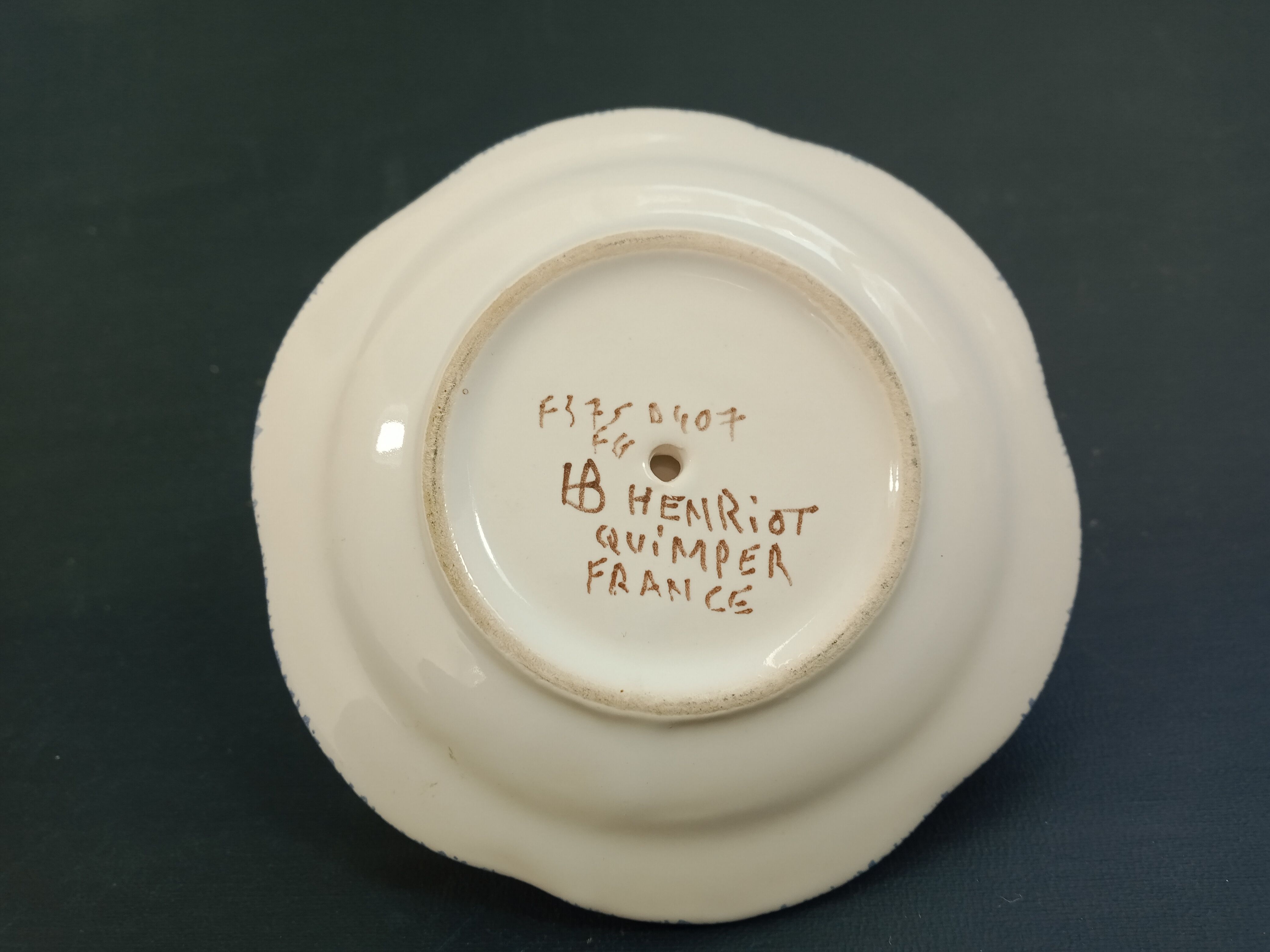 Coquetier en Quimper by Henriot