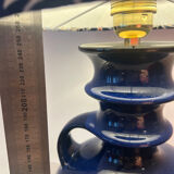 Vase en céramique ouest-allemande recyclé en lampe de table avec abat-jour japonais.