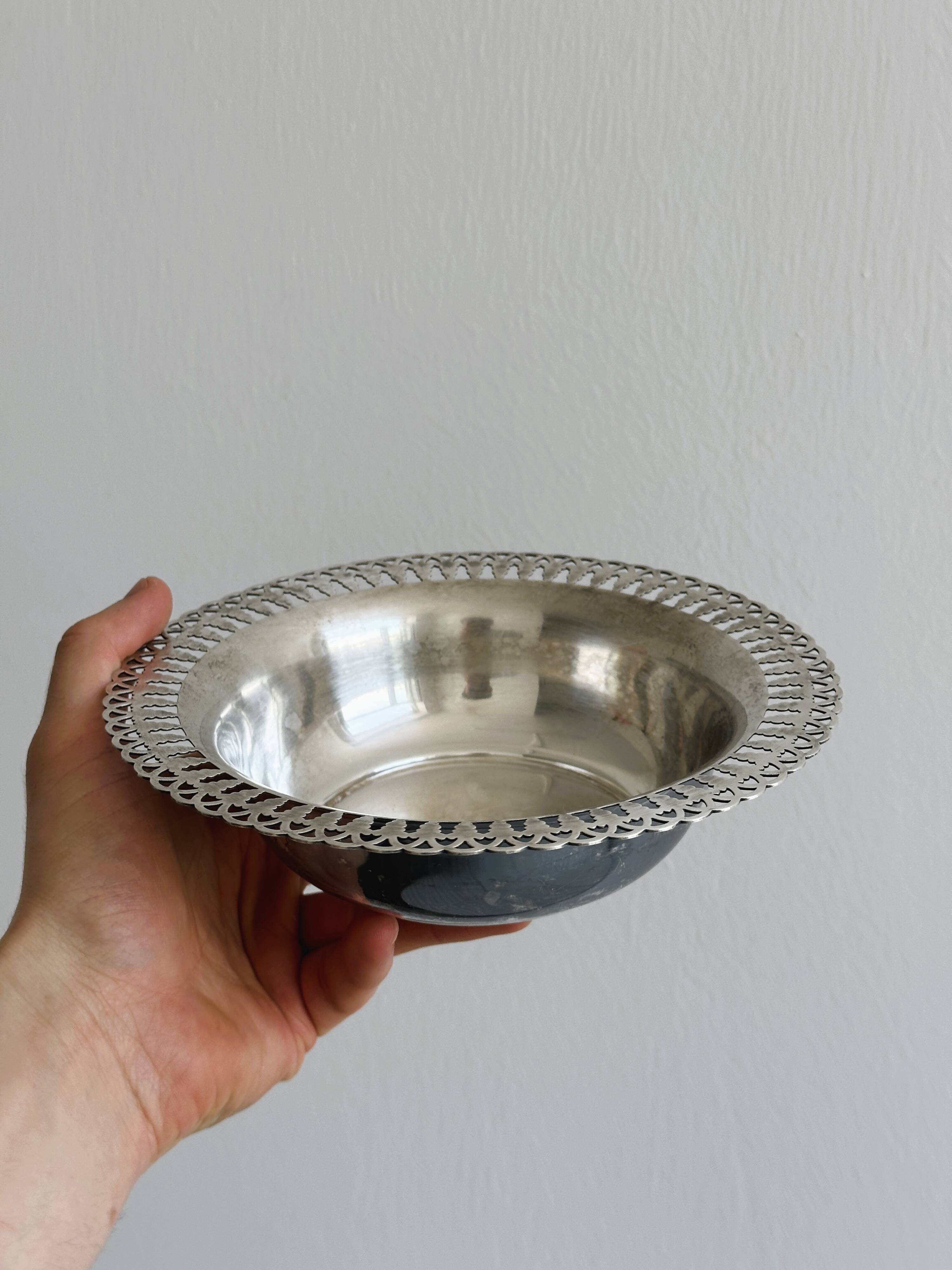 Old dish, old basket