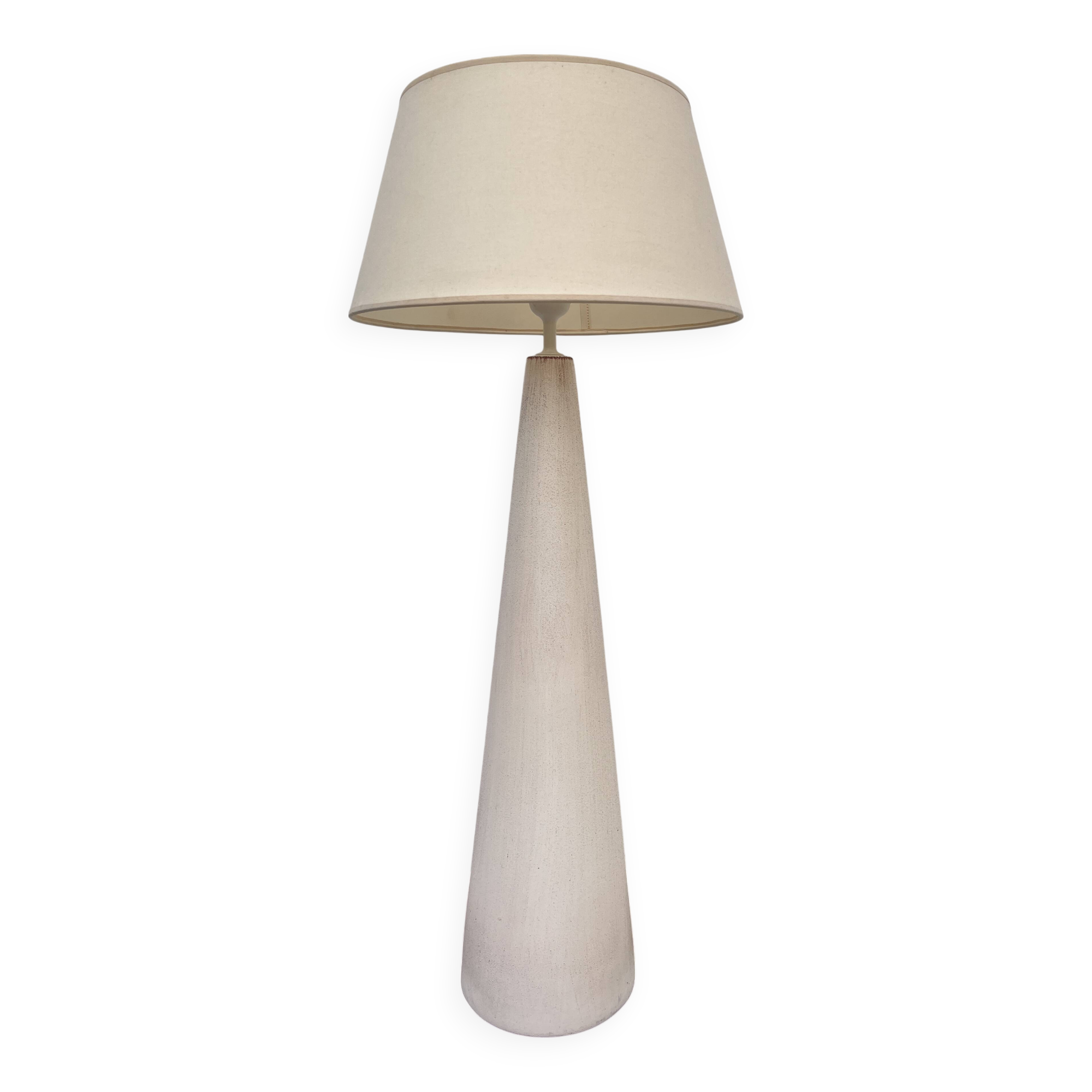 Cream ceramic lamp