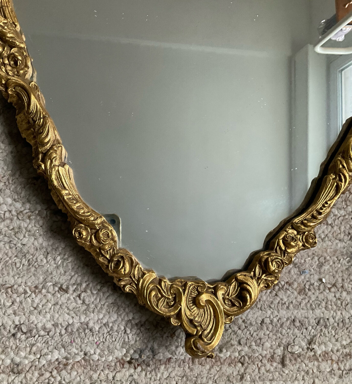 Miroir ancien en bois doré
