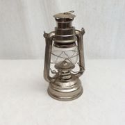 Ancienne lampe à pétrole lanterne design W.Germany numérotés dimension : hauteur -26cm- L-15,5cm-