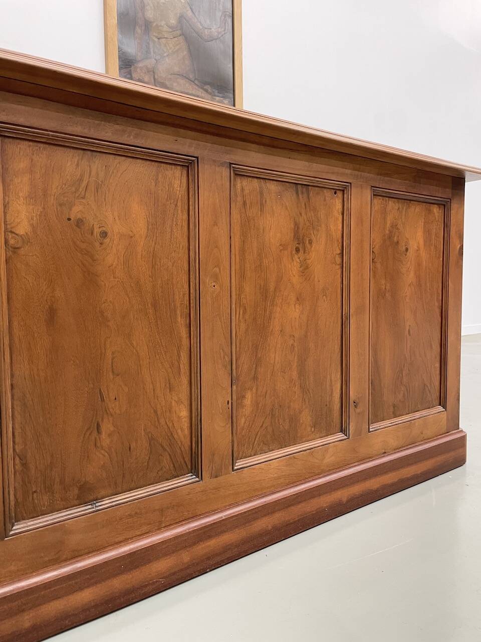 Comptoir ou bureau en noyer années 50