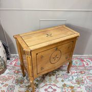 Commode sauteuse en merisier d’époque transition xviii eme siècle