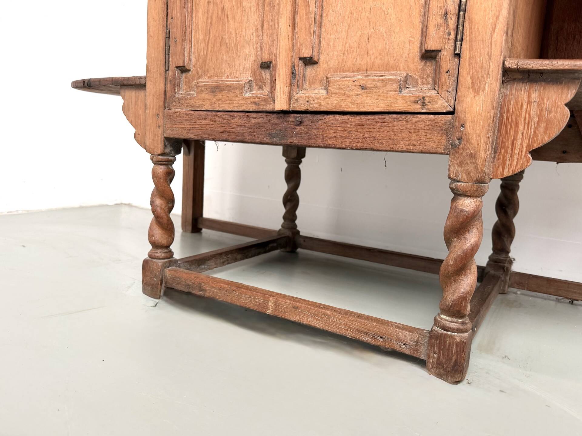 Popular Art cabinet sideboard, 1900
