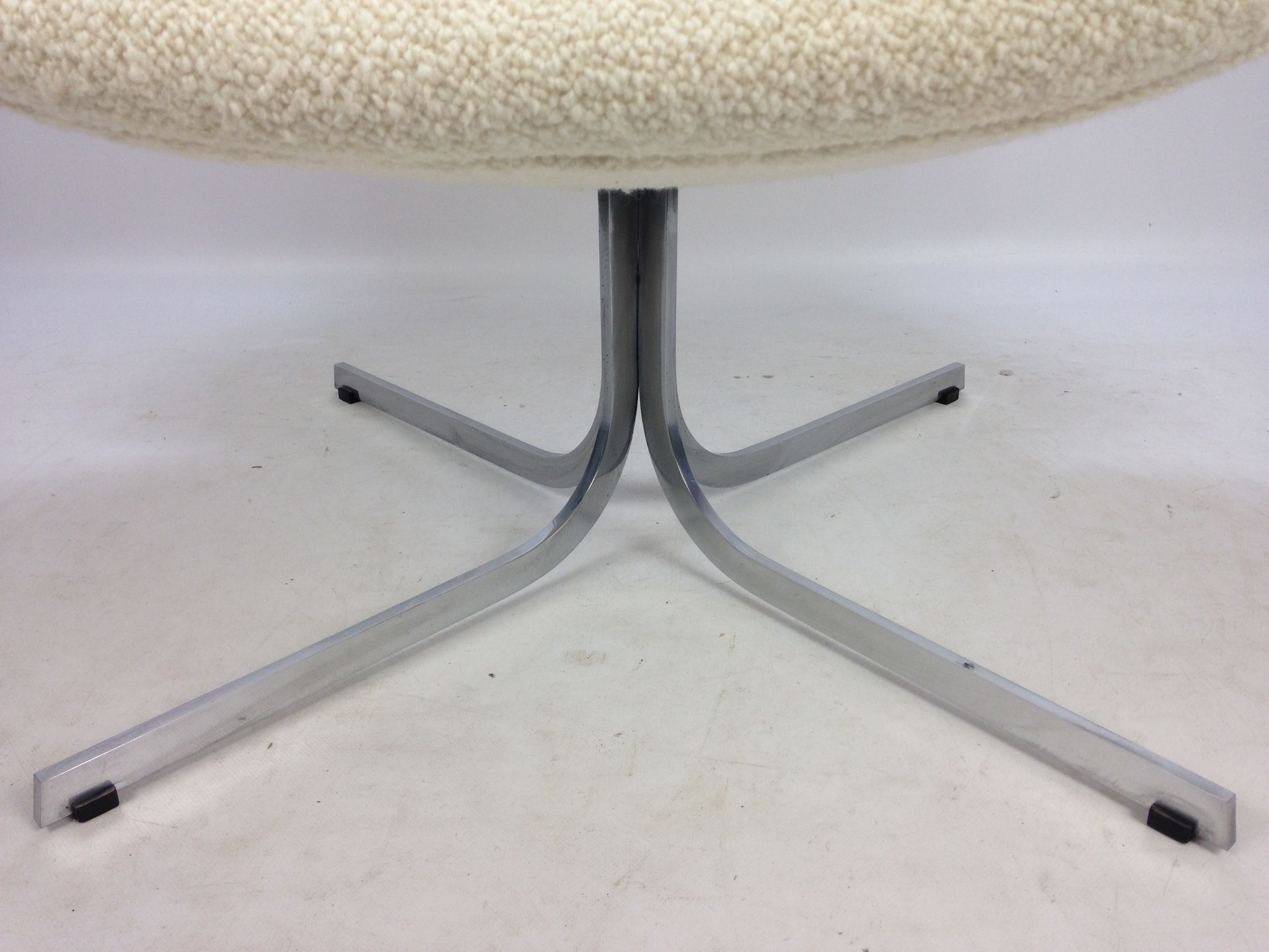 Tulip armchair by Pierre Paulin for Artifort 1959