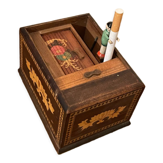 Wooden cigarette dispenser box