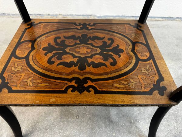 Table d’appoint Napoléon III en marqueterie et dorure