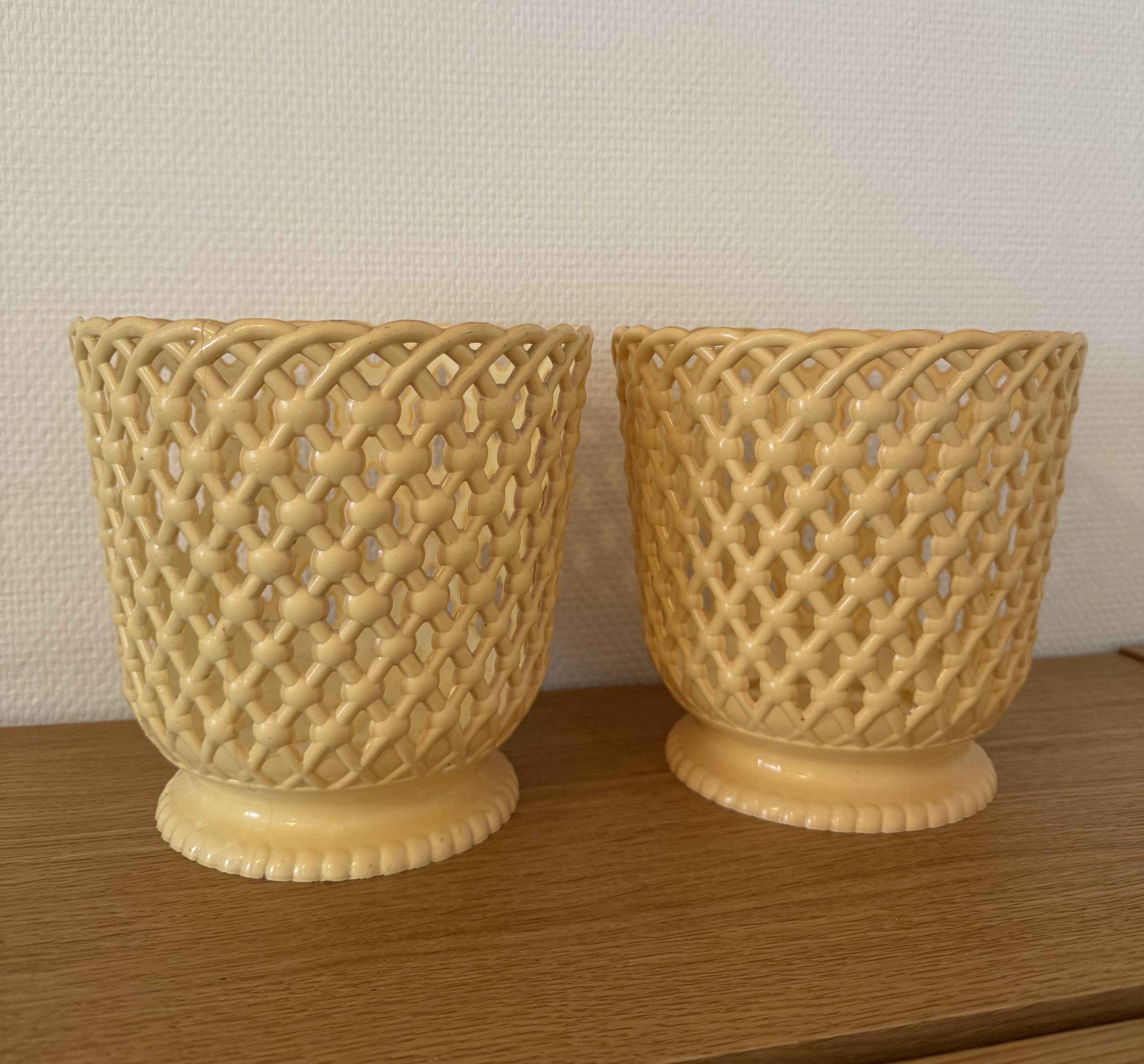 Pair of SYLA 70s pastel yellow flower pots 18cm