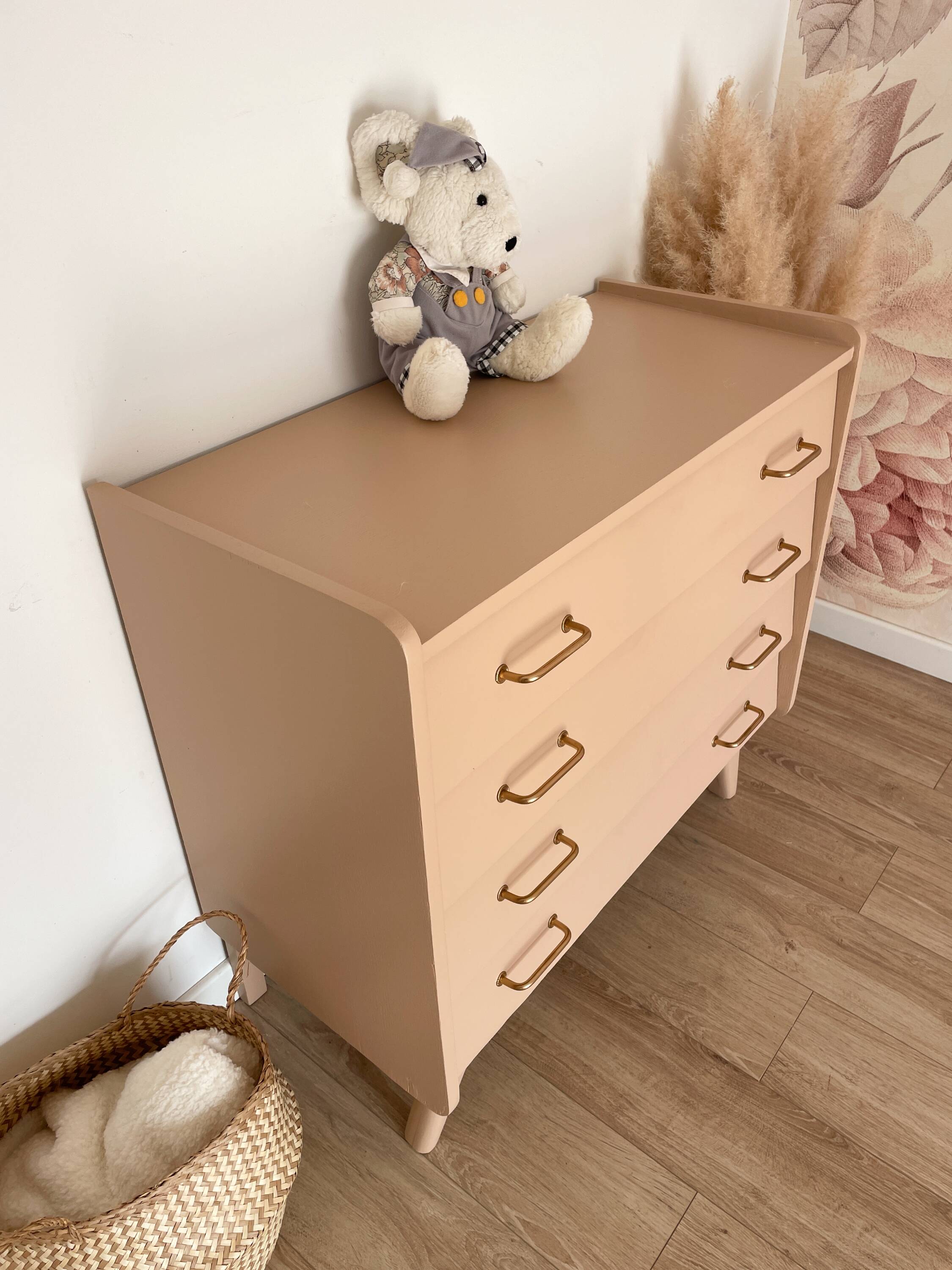 Commode vintage beige rosé
