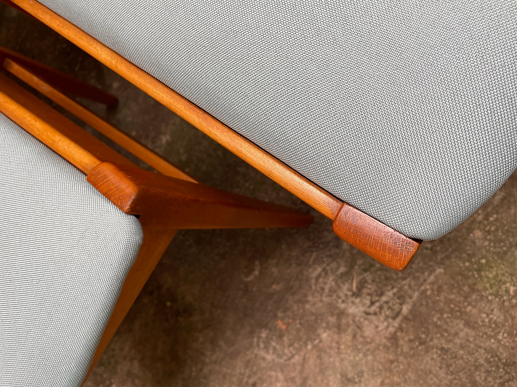 4 chaises de salle à manger scandinaves