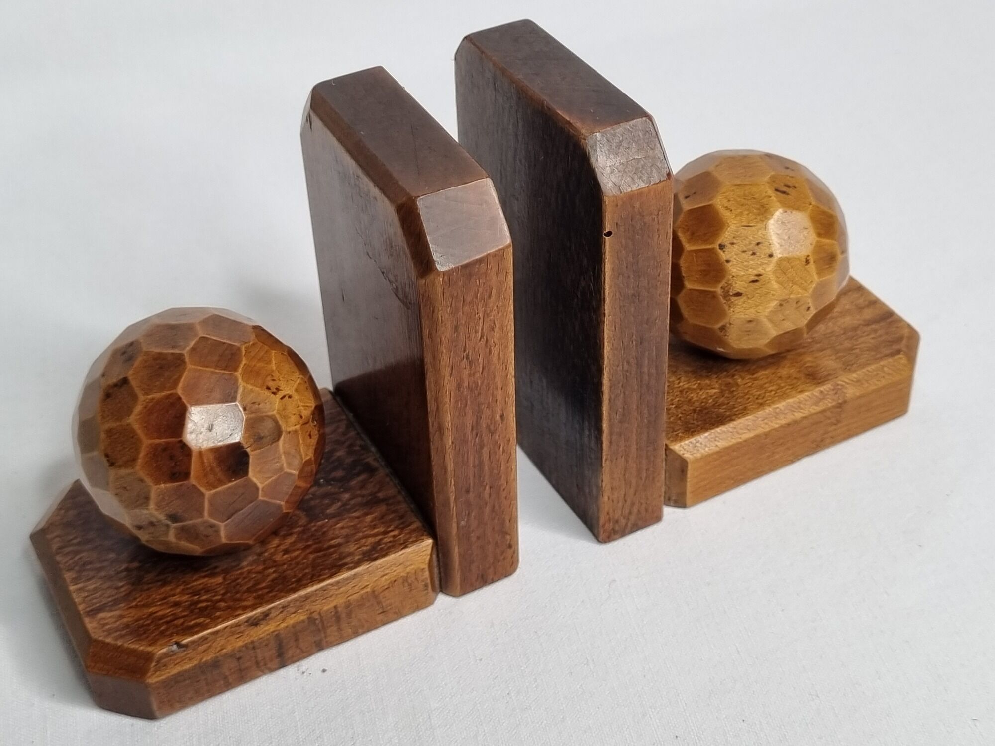Pair of wooden bookends in art deco style, 10 cm