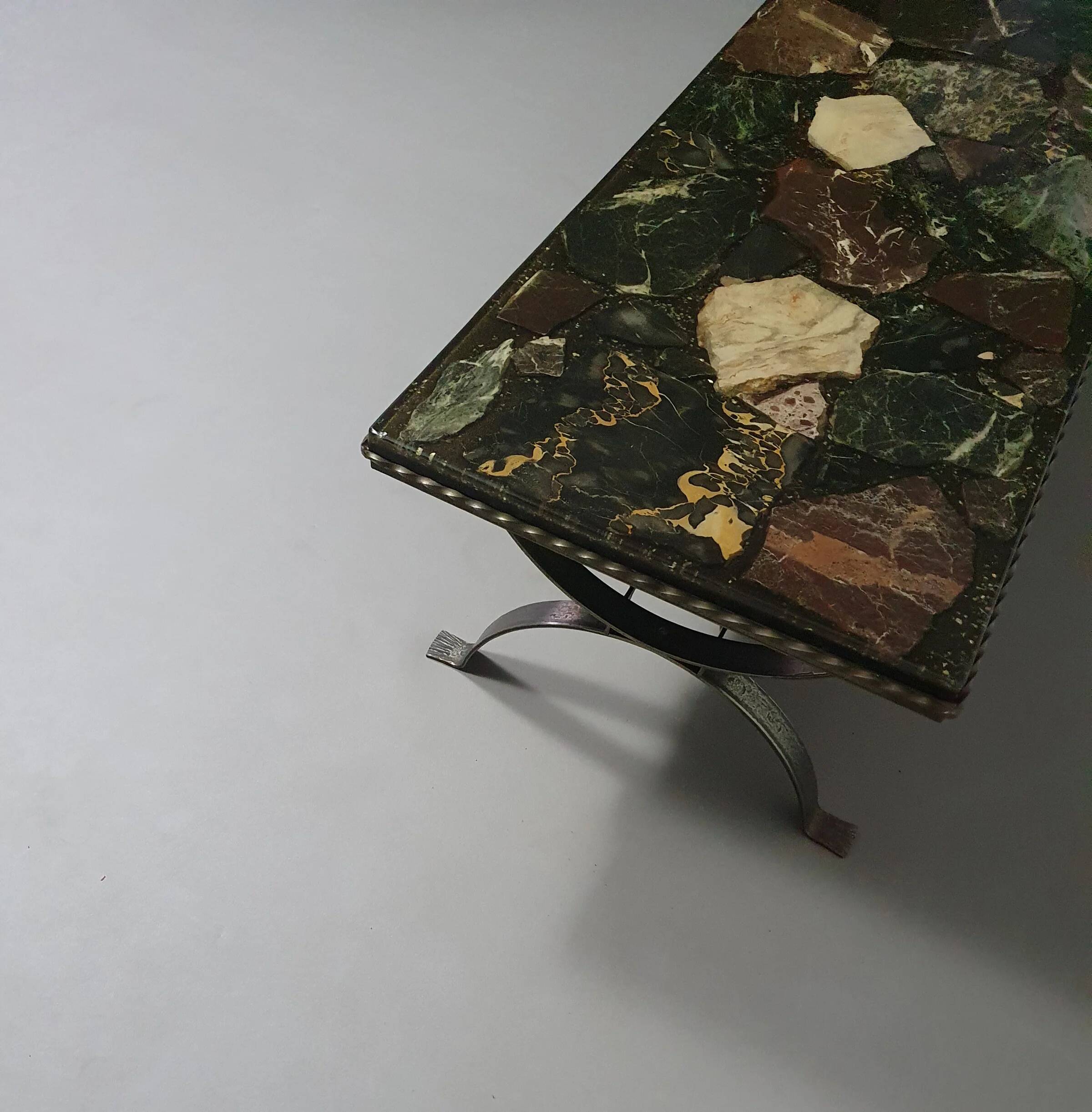 Table basse en résine/marbre années 70