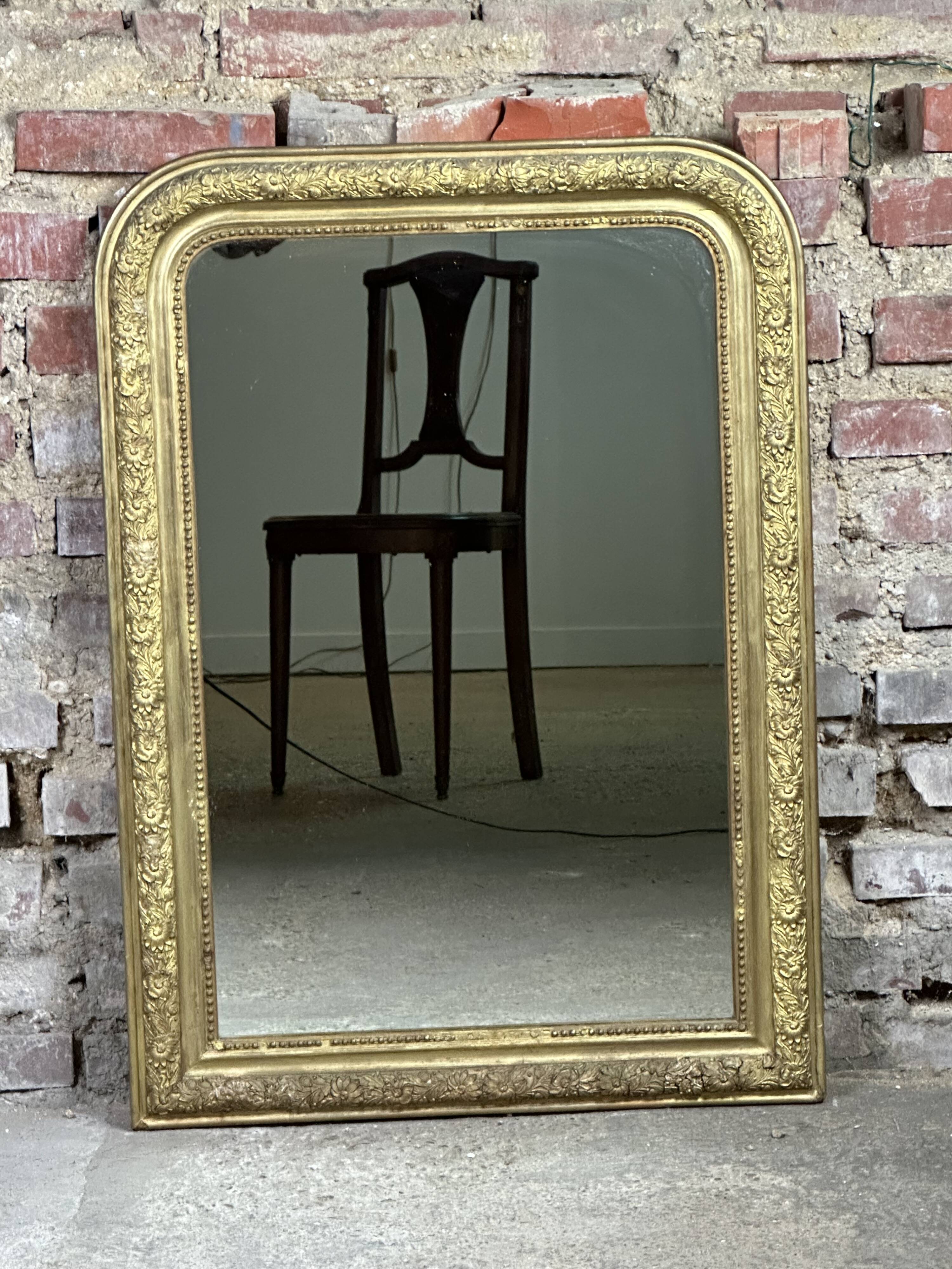 Miroir époque Louis Philippe à décors de fleurs 86x62 cm