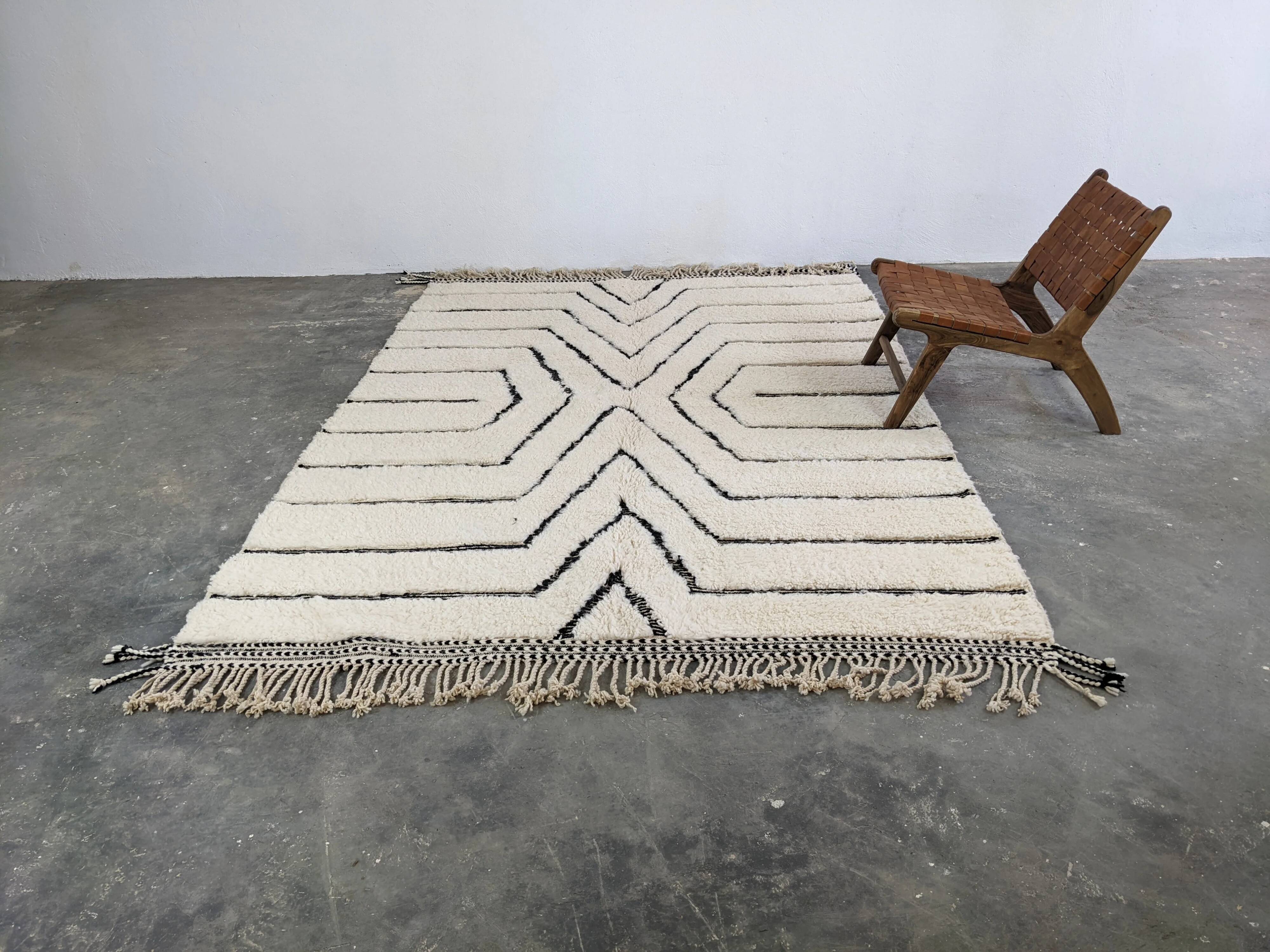 Large Beni Ouarain rug, 295 x 215 cm || 9.68 x 7.05 feet, G-384