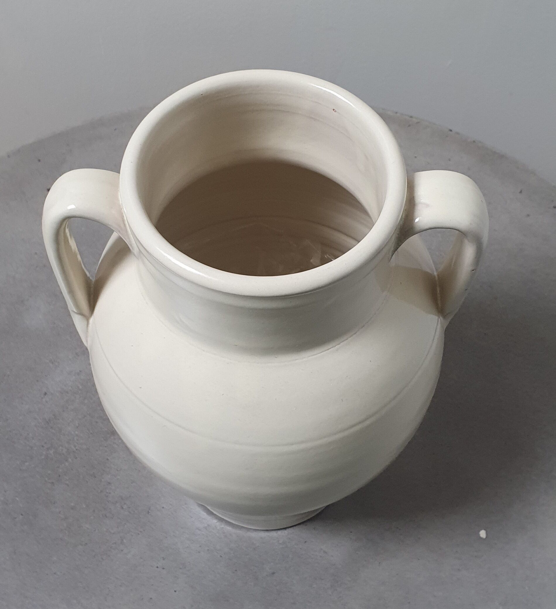 Ceramic pottery