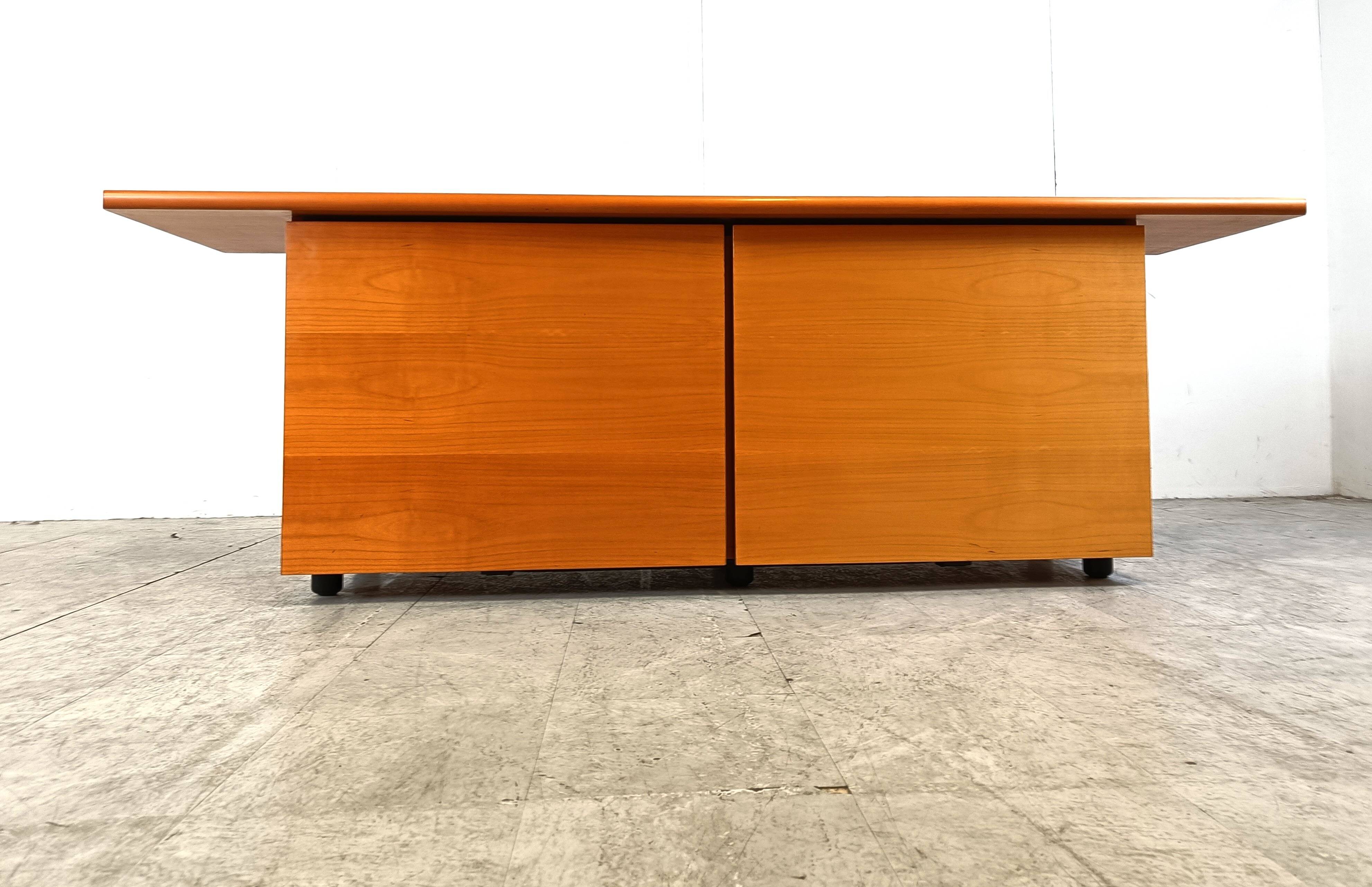 Buffet italien en bois à portes coulissantes, années 1990