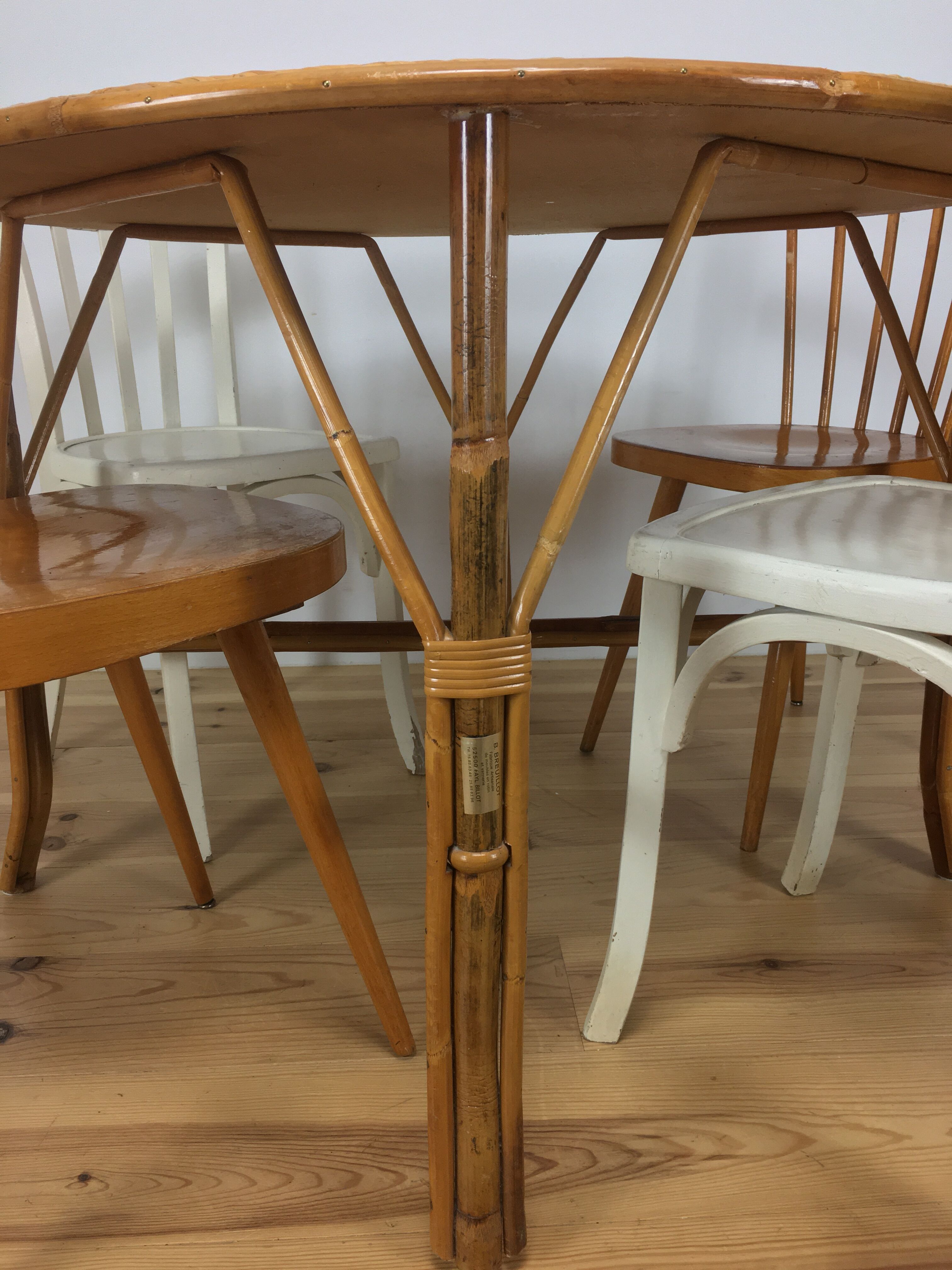 Round dining table 4 people rattan