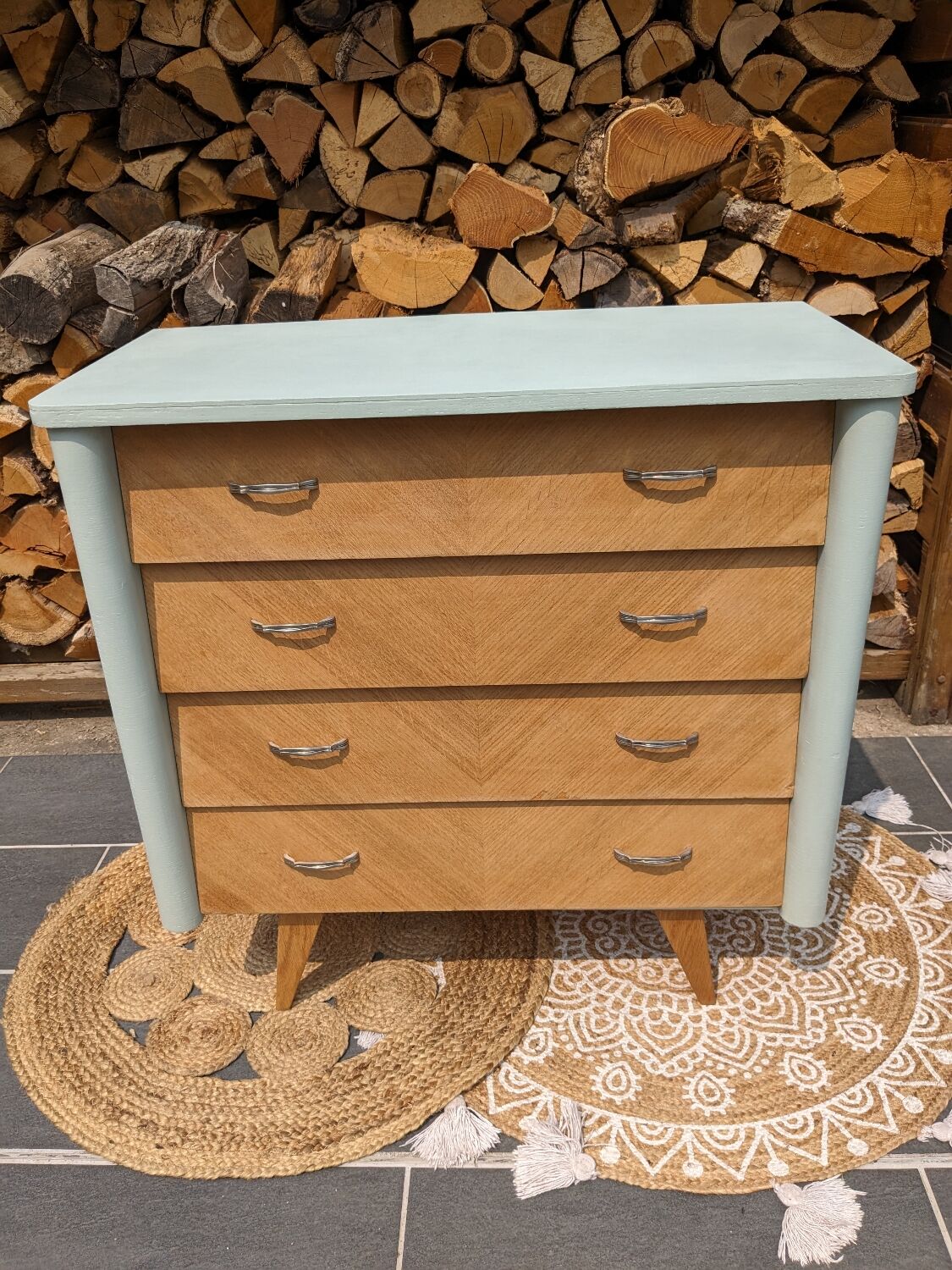 Commode scandinave pieds compas