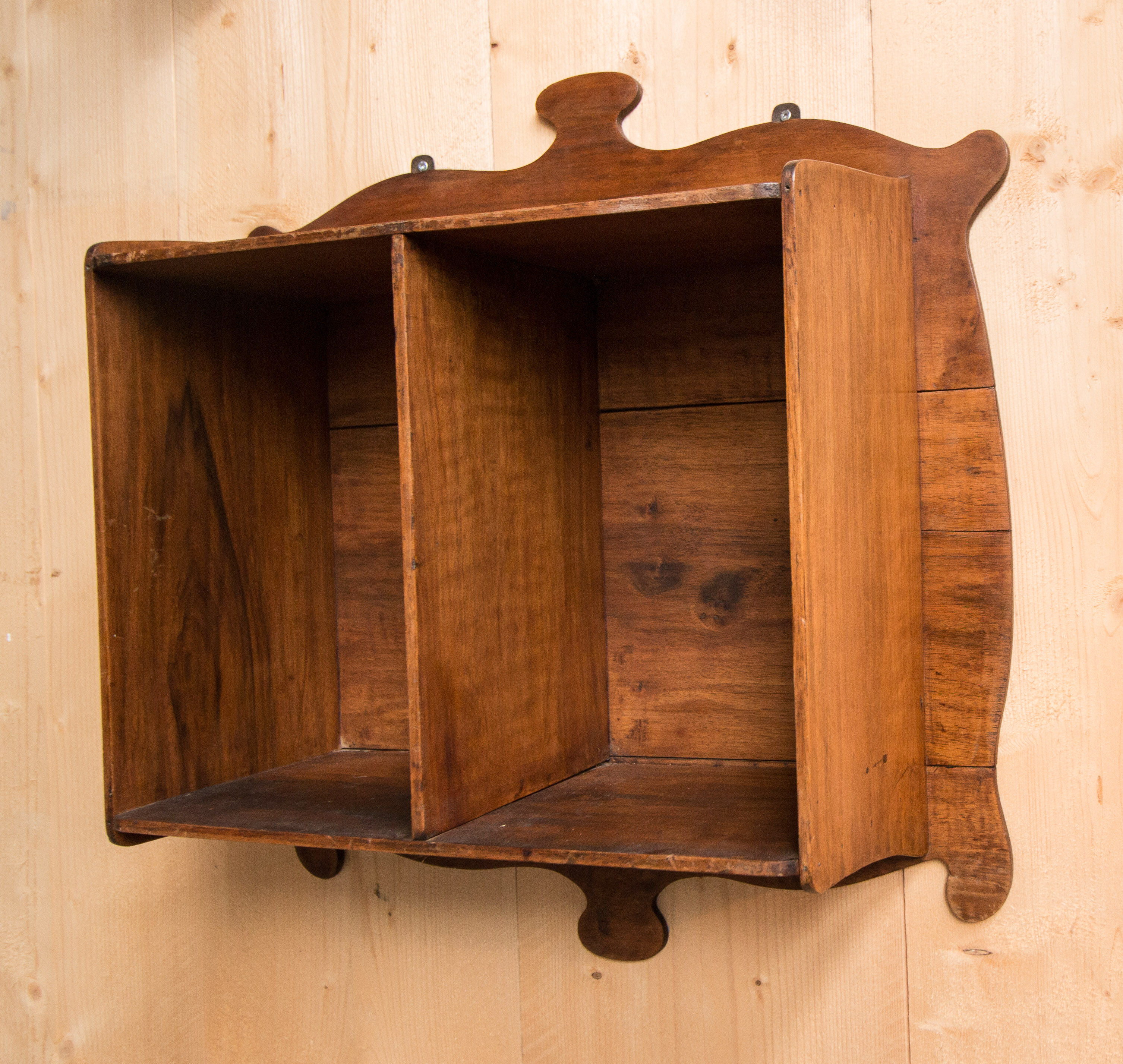 Etagère en noyer