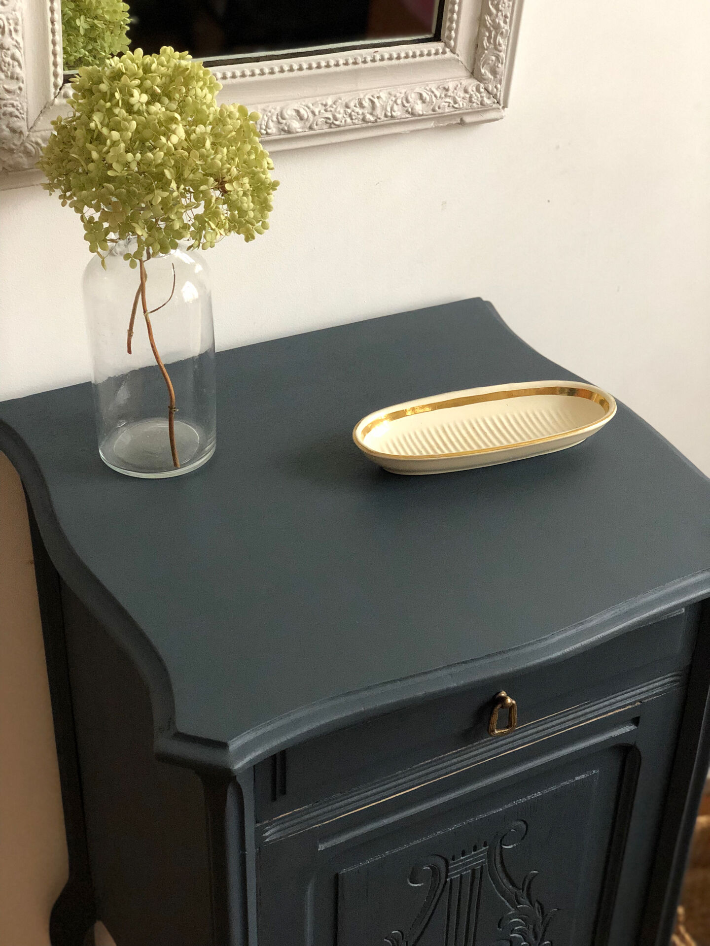 Chevet, meuble d’appoint