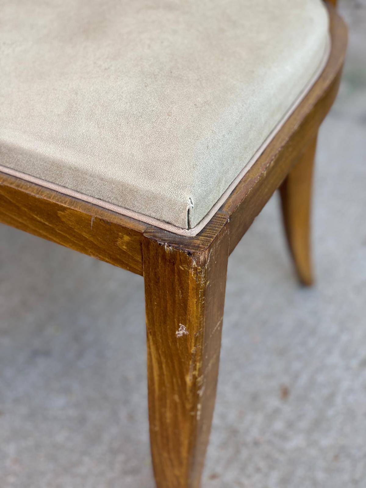 6 Italian Scandinavian style dining chairs from the 1950s in wood and leather.