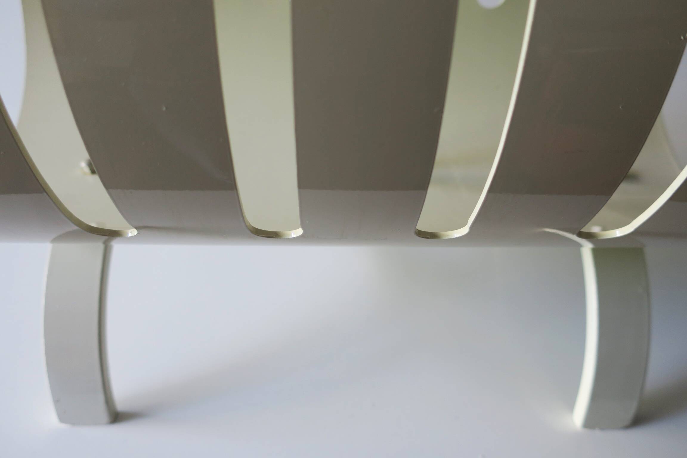 Opal Möbel white lacquered plywood magazine rack, 1960s