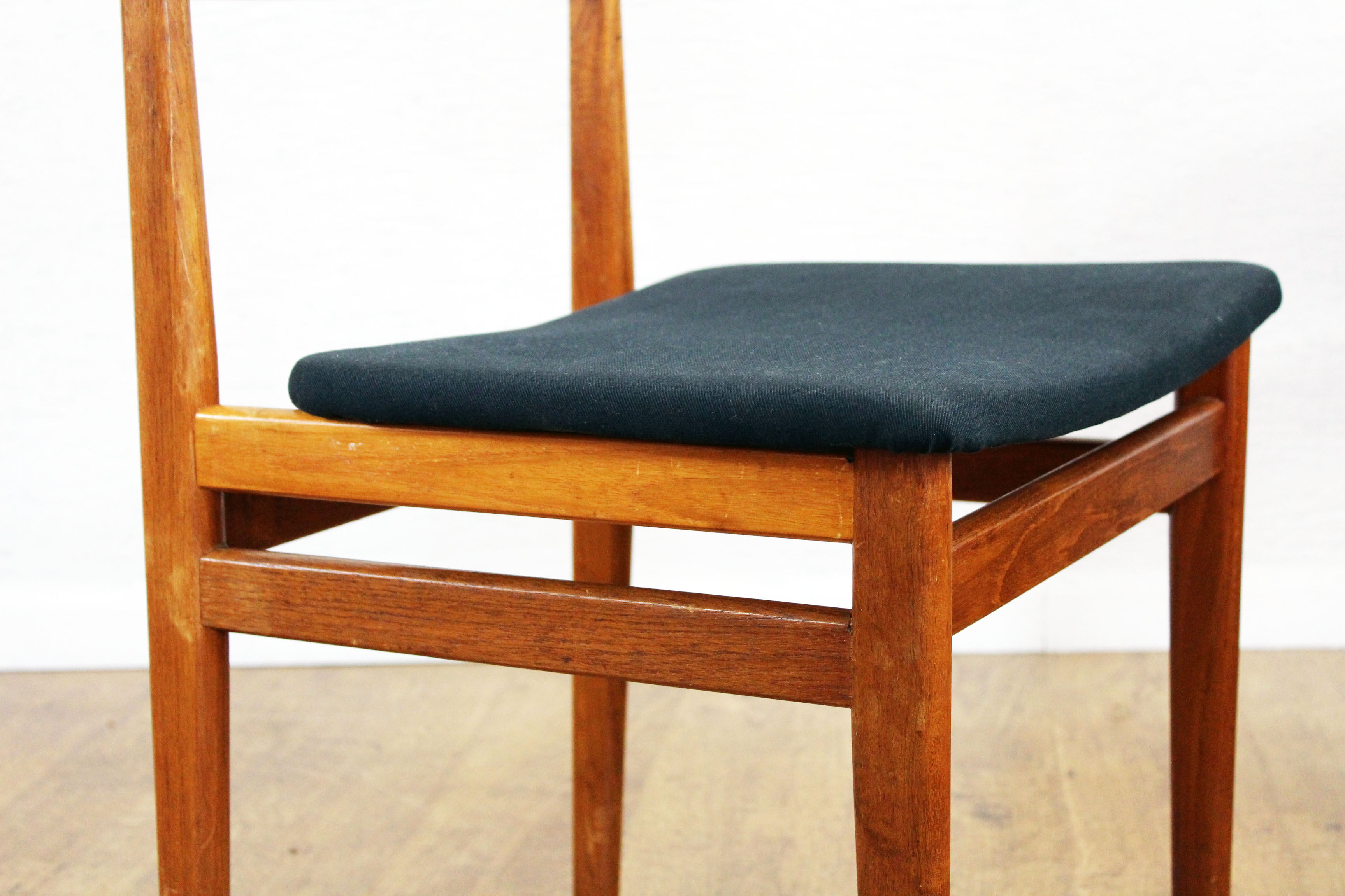 Set of 4 chairs teak