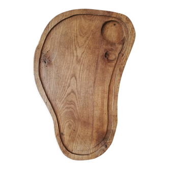 Oval cutting board