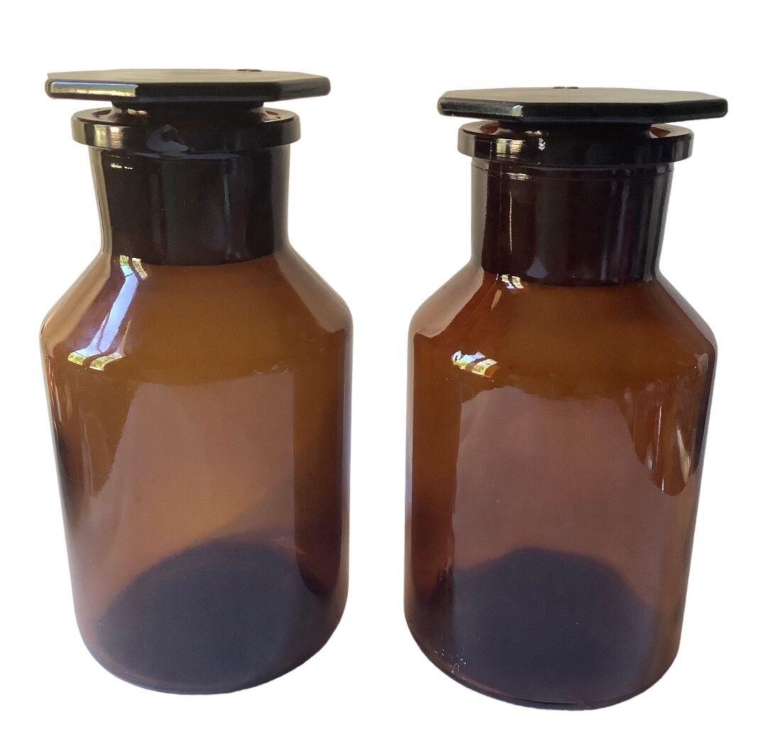 Laboratory and pharmacy bottle