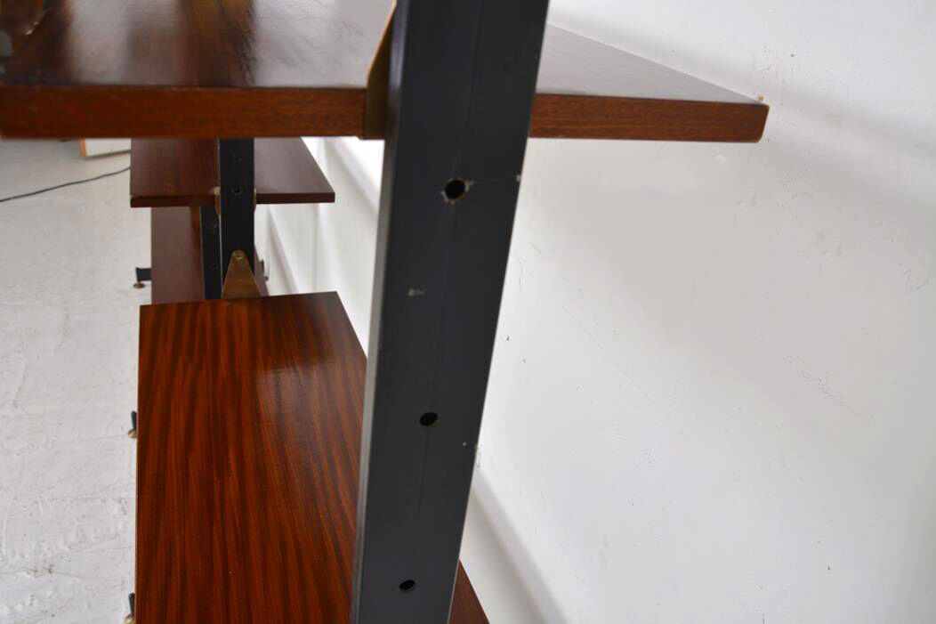 Italian freestanding shelf dating from the 60s