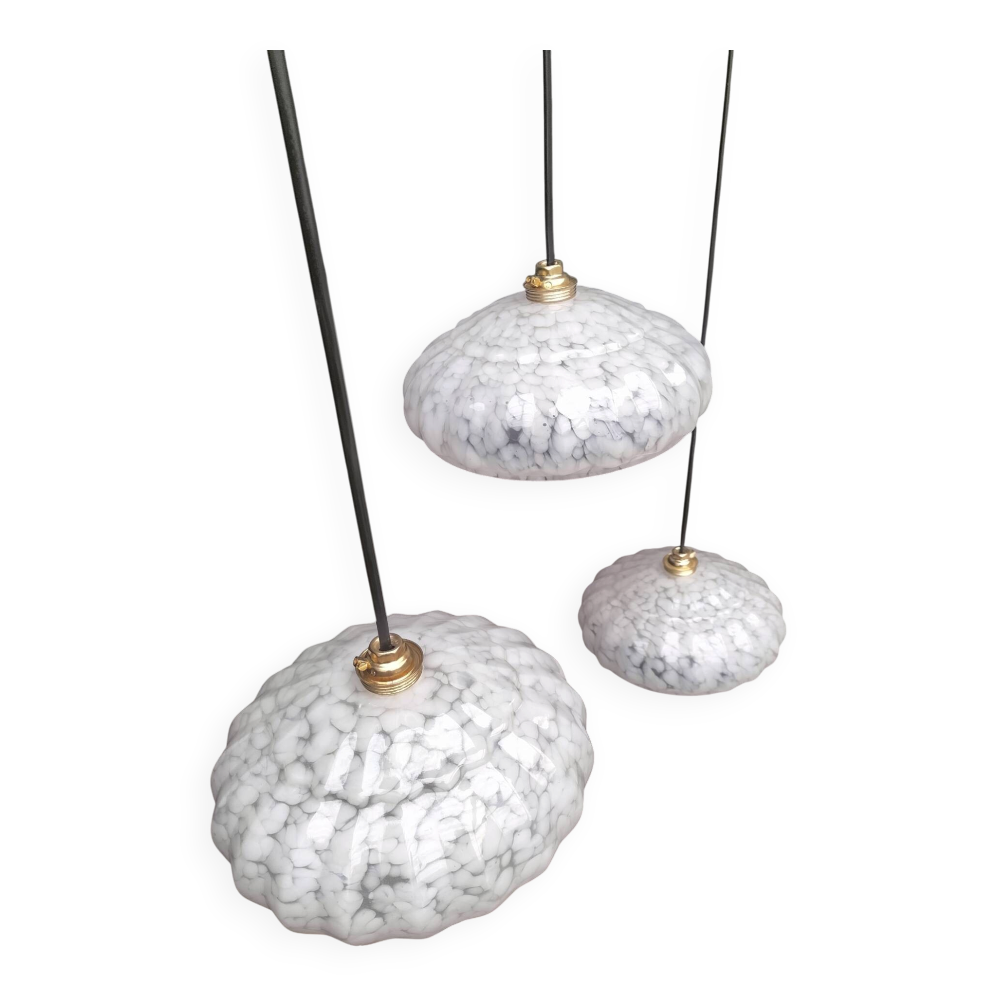 Glass suspensions from Clichy